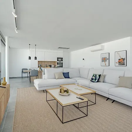 Estandar 5 - Casangular By Upper אדחה