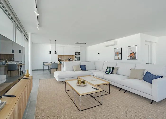 Estandar 5 - Casangular By Upper אדחה